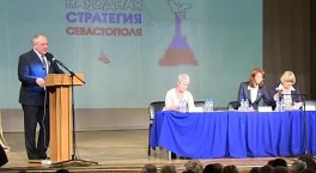 «Инородная стратегия Севастополя» - совет при Сергее Меняйло получил благодарность за «безучастность к жизни города» и пошел в депутаты