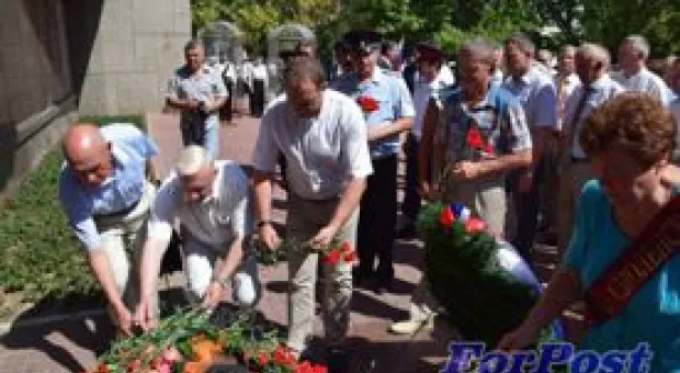 Новости Севастополя - Севастополь на рассвете зажёг свечи в память о начале войны