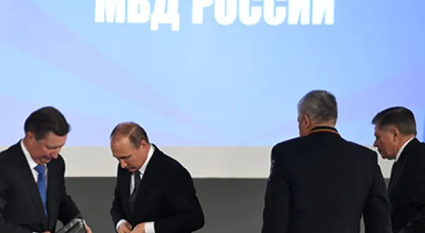 Мировые новости - Севастополь стал единоличным лидером в конкурсе символов для 200 и 2000 рублей