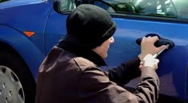 Новости Севастополя - Чудо-лужа на ПОРе стала озером и «нокаутирует» автомобили