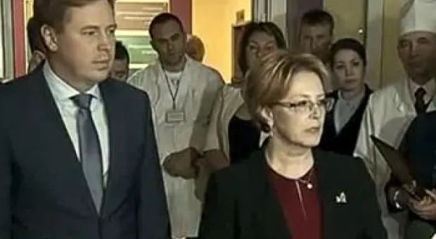 Новости Севастополя - В Севастополе пьяная женщина на «Форде» врезалась в автобус — фото