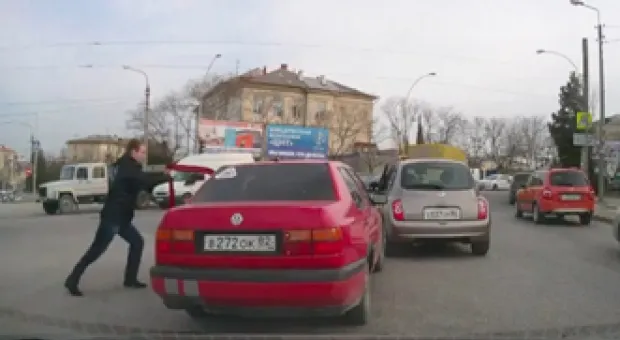 В Севастополе посреди дороги подрались водители