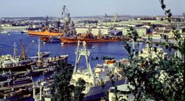 Новости Севастополя - Экскаватором в море: как в Севастополе пляжи убирают