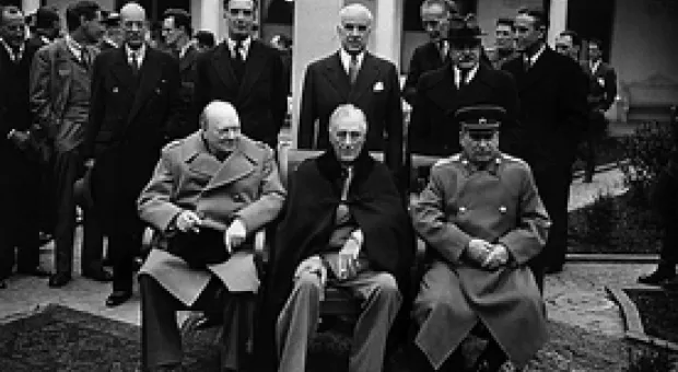 Памятник 32-му президенту США открыли в Крыму
