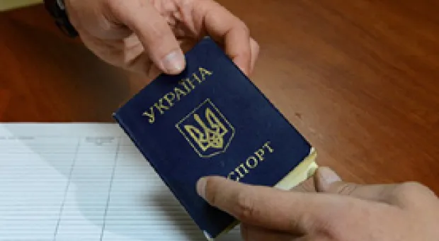 Мировые новости - Во время речи Трампа в воздух подбросили российские флажки
