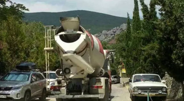 В Ласпи спешат бетономешалки