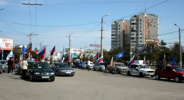 Севастопольцы отметили день воссоединения Крыма с Россией автопробегом и митингом