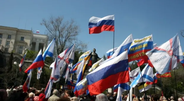 Севастопольцы отметили день воссоединения Крыма с Россией автопробегом и митингом