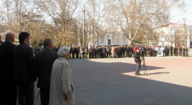 В Севастополе стартовала акция «Повяжи георгиевскую ленточку» (ФОТО)