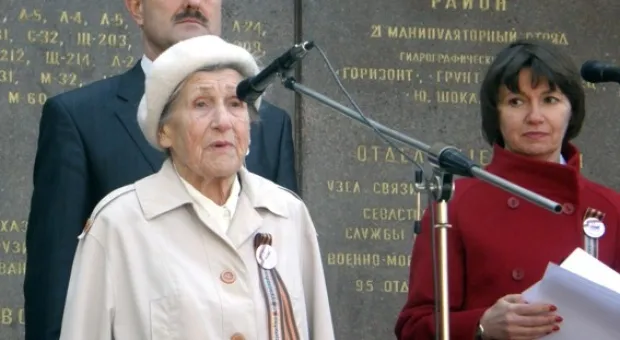 В Севастополе стартовала акция «Повяжи георгиевскую ленточку» (ФОТО)