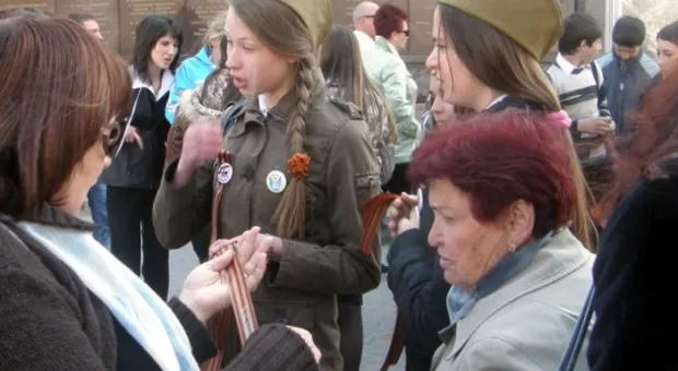 В Севастополе стартовала акция «Повяжи георгиевскую ленточку» (ФОТО)