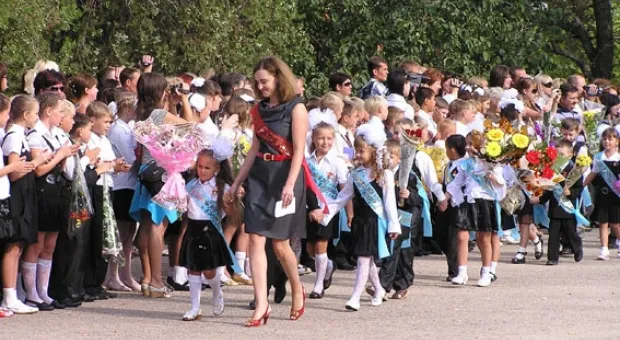 В школах Севастополя состоялись первые уроки (ФОТО)
