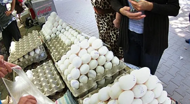 Я приятно удивлена: яйца – по 6 гривен, хорошее мясо – по 30, отличные яблоки – по 4.