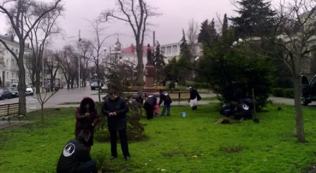 В Севастополе откликнулись на призыв к «посадкам чиновников», но пока тренировались на елках