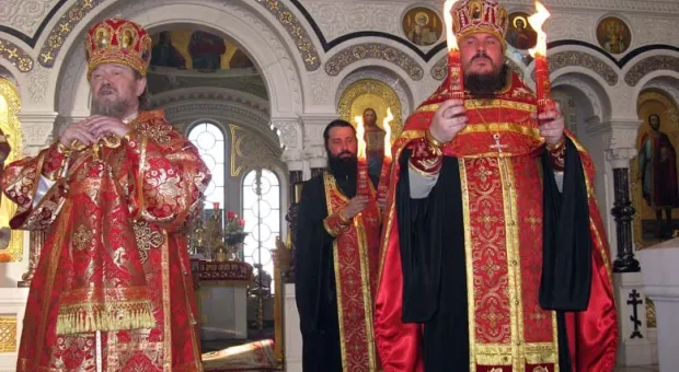 В День Светлой Пасхи в Севастополе состоялся крестный ход и зажегся благодатный огонь