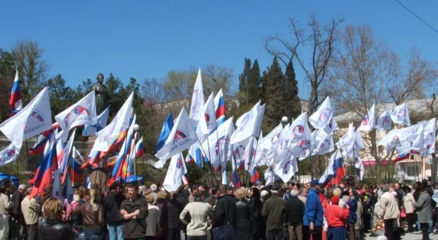 В Севастополе митингом у памятника Екатерине II отметили годовщину присоединения Крыма к России