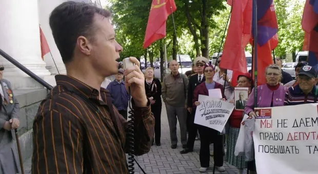 В Севастополе горожане воспринимают замену Куницына на Саратова, как «шило на мыло»