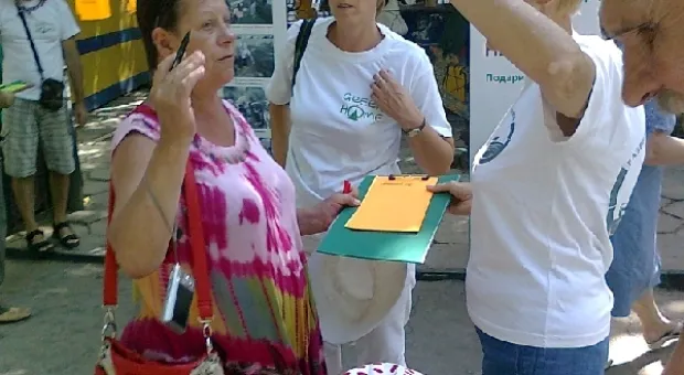 ОО "Развитие Севастополя" исполнился один год. Подарки в виде экологических идей принимали активисты общественной организации.