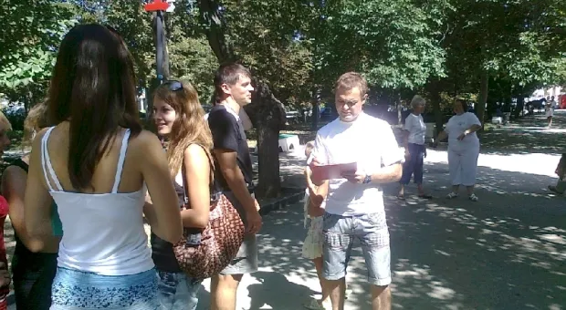 ОО "Развитие Севастополя" исполнился один год. Подарки в виде экологических идей принимали активисты общественной организации.