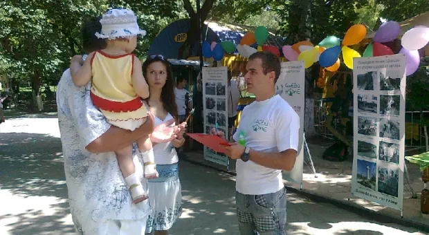 ОО "Развитие Севастополя" исполнился один год. Подарки в виде экологических идей принимали активисты общественной организации.