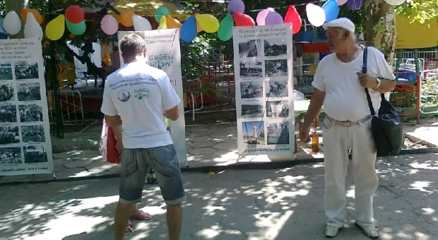 ОО "Развитие Севастополя" исполнился один год. Подарки в виде экологических идей принимали активисты общественной организации.