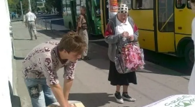 11 сентября активисты ОО «Развитие Севастополя» установили новые скамейки, в количестве двух штук на остановке «Горячий хлеб»