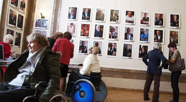 В Севастополе по-прежнему наиболее острой для инвалидов остается проблема доступности