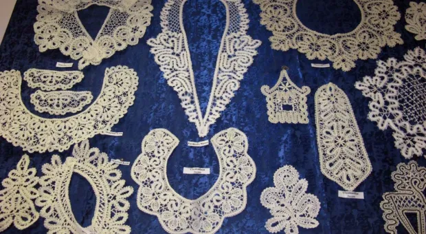 В севастопольском Доме Москвы открылась удивительная выставка - «Новый год, как подарок!»