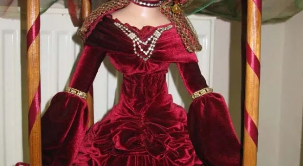 В севастопольском Доме Москвы открылась удивительная выставка - «Новый год, как подарок!»