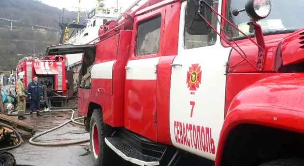Пожар на судне МЧСовцы потушили. Но само судно «засекретили»