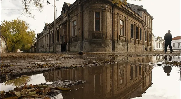 В Севастополе открывается фотовыставка «Вспомни, вишни над морем цвели…»