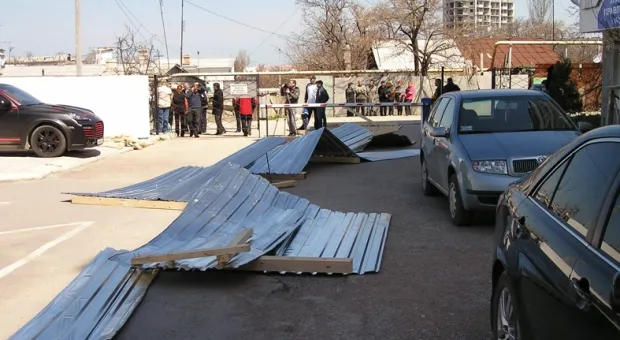 В Севастополе жильцы выступили против постройки корпуса своего же дома. Камень преткновения – детская площадка