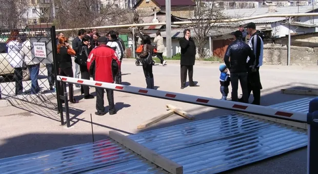 В Севастополе жильцы выступили против постройки корпуса своего же дома. Камень преткновения – детская площадка