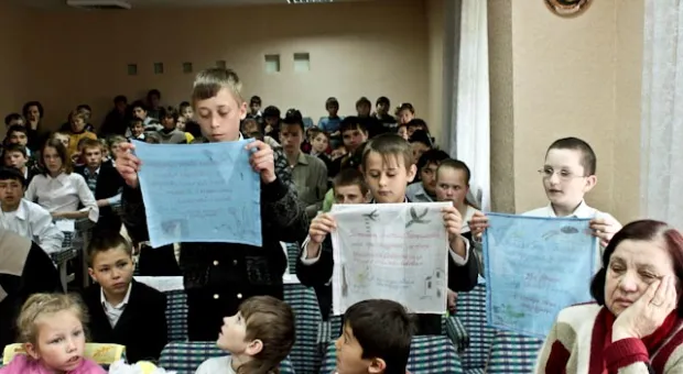 Севастопольцы приняли участие во всеукраинской патриотической акции «Платок памяти»