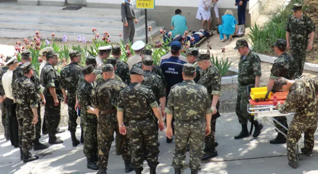 Севастопольские спасатели учились ликвидировать пожар, вызванный взорвавшейся торпедой