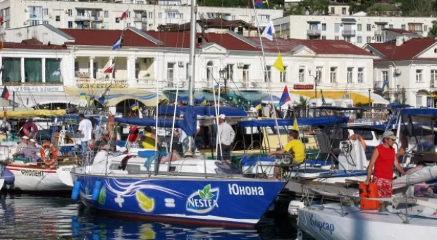 В Севастополе проходит парусное ралли крейсерских яхт «Морское перо-2011»
