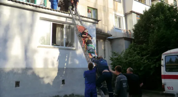 В Севастополе женщина упала с четвертого этажа