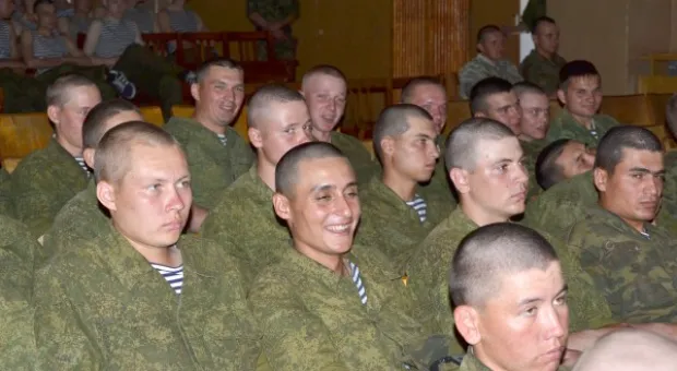 Концерт шоу-группы «Сюрприз» для морских пехотинцев Черноморского флота