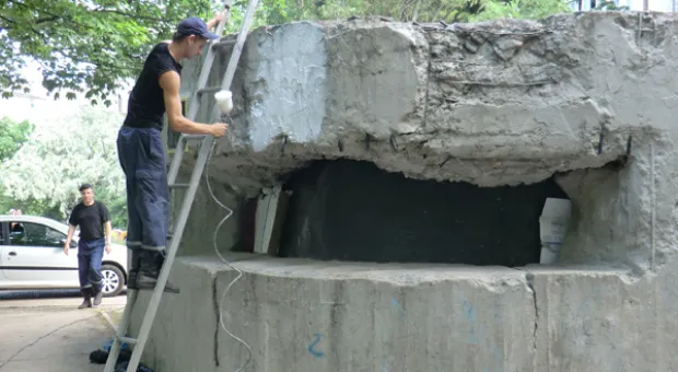 Севастопольские пожарные облагородили ДОТ № 30