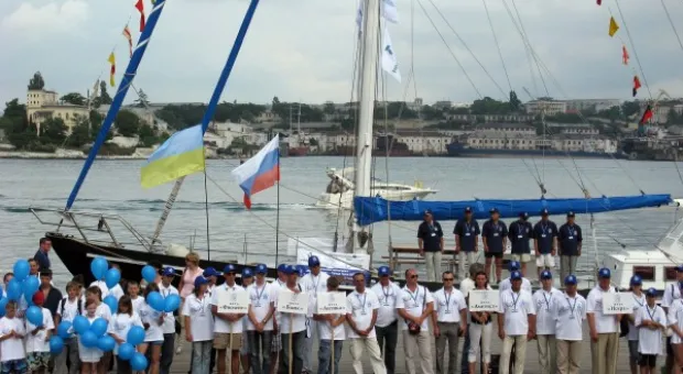 Международную парусную регату «Морской Корпус – Города-Герои 2011» приветствует и поддерживает руководство городов от Мурманска до Керчи