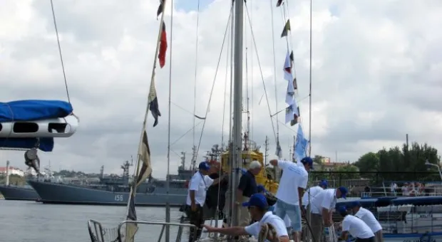 Международную парусную регату «Морской Корпус – Города-Герои 2011» приветствует и поддерживает руководство городов от Мурманска до Керчи