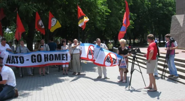 Севастопольцы вышли на антинатовский митинг из-за учений "Си Бриз"