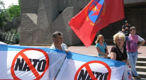Севастопольцы вышли на антинатовский митинг из-за учений "Си Бриз"