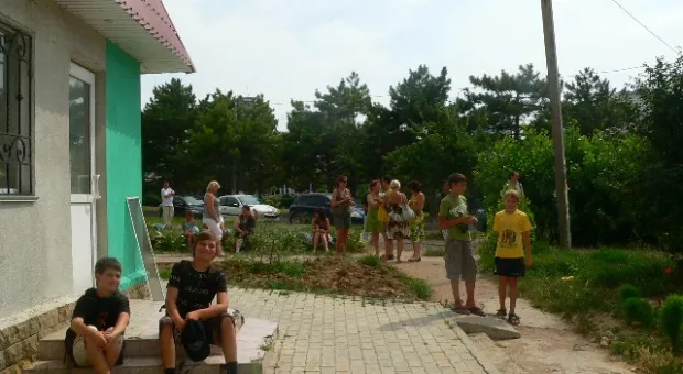 В Севастополе горел 12-этажный дом. 12 человек, включая троих детей, были эвакуированы