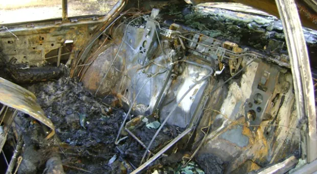 «Москвич» и «BMW»… горят одинаково. Правда, по разным причинам: в Севастополе снова тушили автомобили