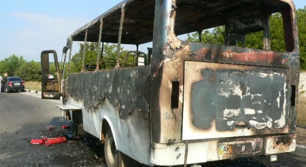 Туристы из села Николаевка чуть не сгорели в автобусе