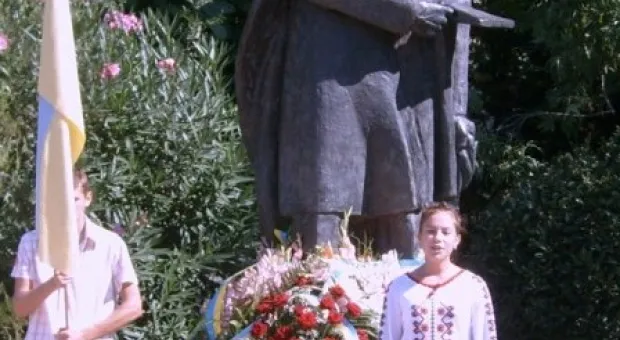 20 лет руины. Репортаж о Дне независимости в Ялте