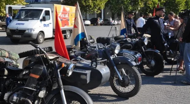 Стартовал автопробег ретротехники «Два города – подвиг один»