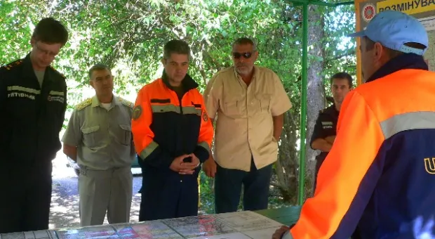 Представитель службы противоминной деятельности при ООН
высоко оценил работу севастопольских пиротехников Представитель службы противоминной деятельности при ООН
высоко оценил работу севастопольских пиротехников