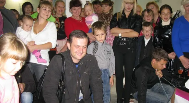 В Севастополе в «День семьи» беременные стали очаровашками, дети-ползунки – спортсменами, а многодетных мам одарили цветами и подарками
